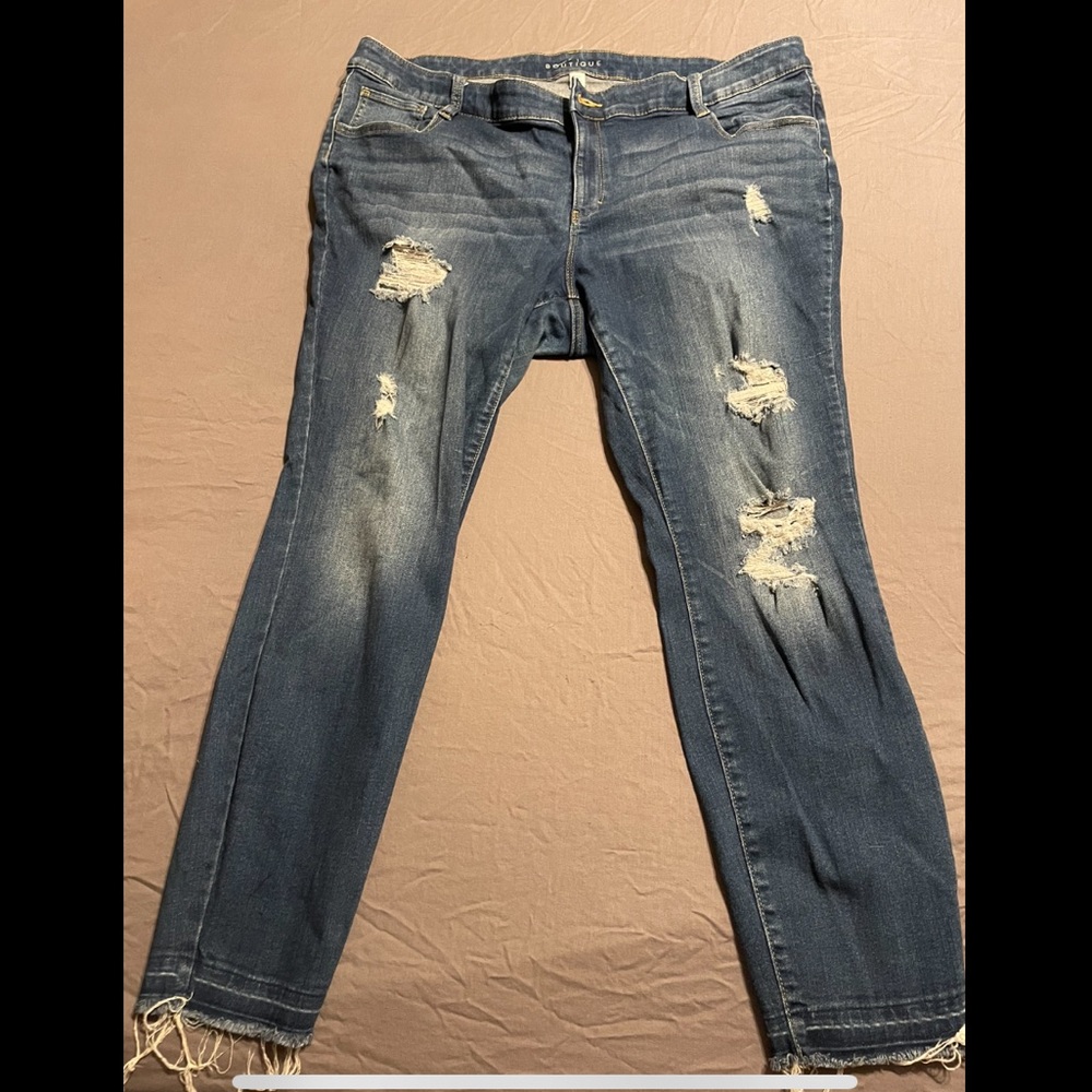 Boutique distressed stretch skinny Jean 18W
